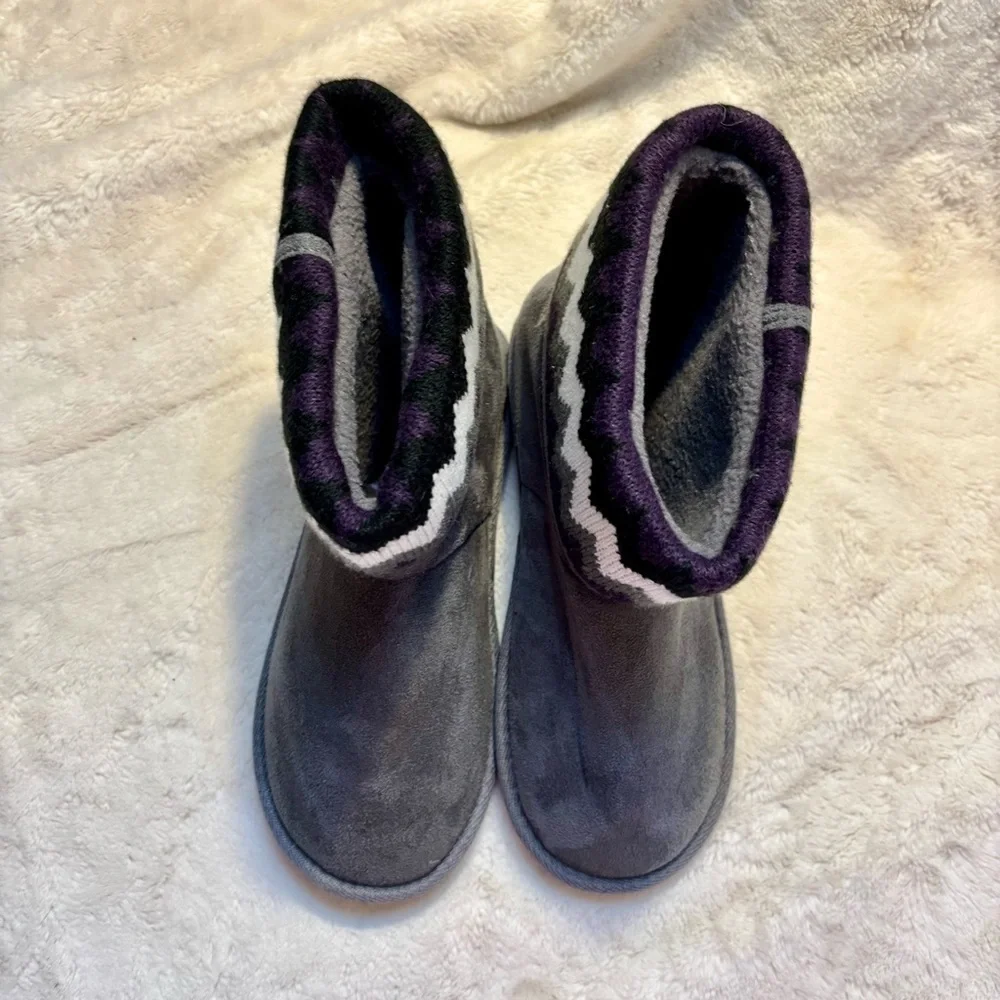 NEW Cozy Slippers Size 9 Black and Gray with Plush Lining American Rag NIB - Picture 6 of 12
